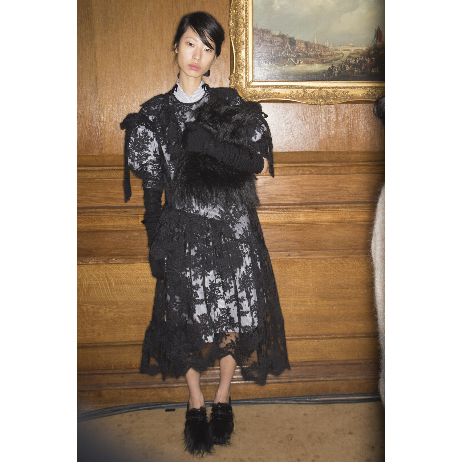 Фото Backstage Simone Rocha Fall 2018 Ready-to-Wear Backstage Simone Rocha осень зима 2018 коллекция неделя моды в Лондане LFW Mainstyles